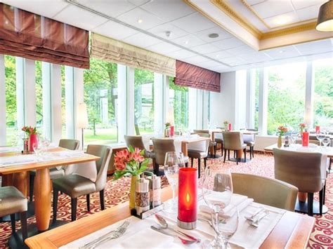 Wet close to harbor and the notable church of hamburg. Leonardo Hotel Hamburg City Nord, Hamburgo - Atrapalo.com