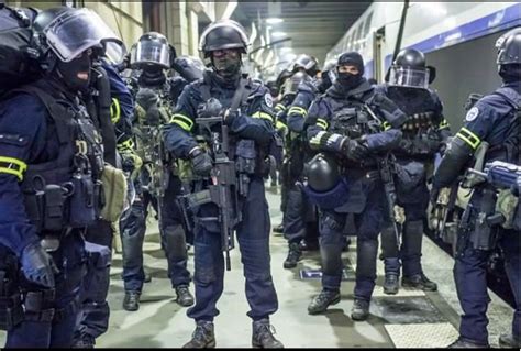 Épinglé par timothy yeh sur cops military and rapid response teams gign gendarmerie française