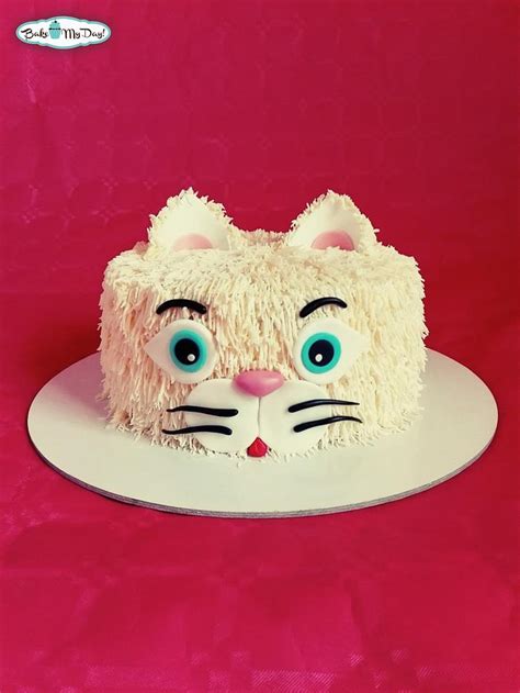Cat Buttercream Cake Decorated Cake By Bake My Day Cakesdecor