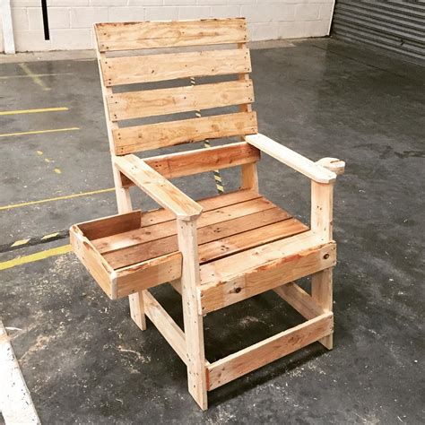 Make pallet wood patio chair: Stylish and Artistic Wooden Pallet Chairs Design | Pallets ...