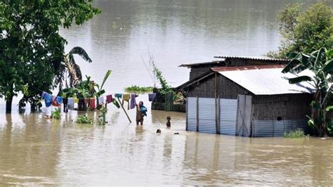 Heavy Rains Cause Flooding In Assams Dibrugarh Villages Latest News India Hindustan Times