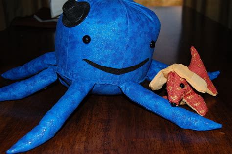 While on the topic of oldschool web and nickelodeon, i thought i'd share you a gif i made, back in february of 2020, that is made to look like it's promoting blue's clues & you. Oswald And Weenie · An Octopus Plushie · Sewing on Cut Out ...