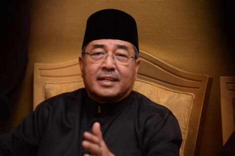 Perbadanan menteri besar kedah (mbi) alor setar •. Menteri Besar Kedah, Ahmad Bashah rebah sewaktu mesyuarat ...