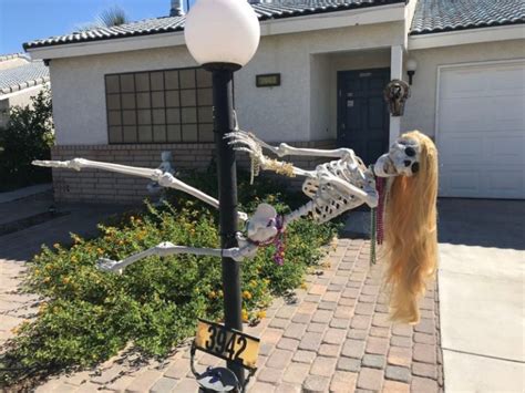 50 Skeleton Halloween Decoration Ideas For Outdoors