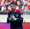 Hannover 96: Ron-Robert Zieler ist der ärmste Tropf im deutschen ...