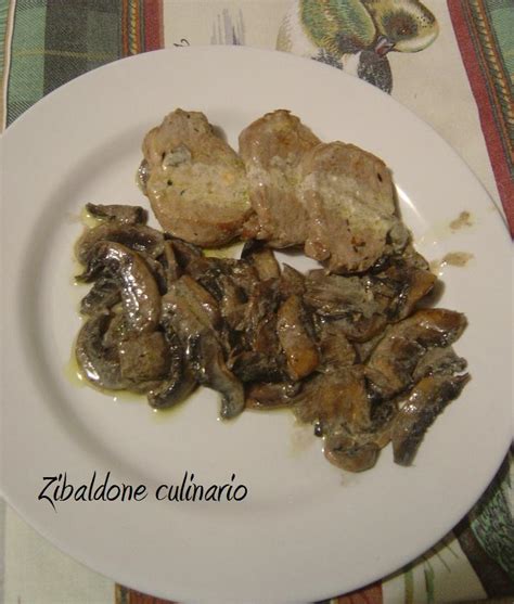 Io ho usato un mini filetto di circa 300 gr., ma se trovate solo quello di dimensioni normali ( 700/800 gr.) basterà prolungare la cottura in forno. Zibaldone culinario: Filetto di maiale ai funghi champignon
