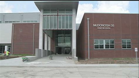 School Leaders Students Celebrate New Building For Mcdonogh 35 At