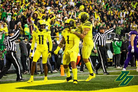 Oregon Football Ranking The 2022 Oregon Ducks Football Uniforms