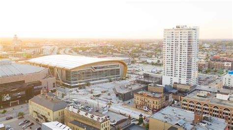 However, milwaukee is still a small market, and the team played in the smallest arena in the nba. Milwaukee Bucks Forum