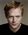 Paul Bettany photo gallery - high quality pics of Paul Bettany | ThePlace