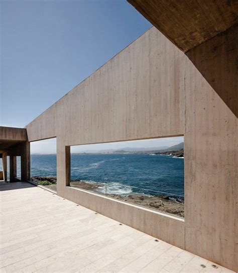 Chilean Concrete Residence Adorning A Steep Slope Bahia Azul House