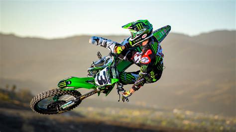 See what the monster energy pro circuit kawasaki team has in store for the 2019 supercross season featuring adam. Monster Energy Kawasaki and Pro Circuit Team Announce 2018 ...