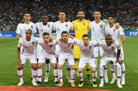 Retrouvez tous les maillots officiels de l'équipe nationale du portugal. Foot - Coronavirus - Portugal - Cristiano Ronaldo et la sélection au soutien du foot amateur ...