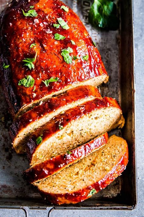 What are the ingredients in a turkey meatloaf recipe? BBQ Turkey Meatloaf is an easy and healthy main dish the ...
