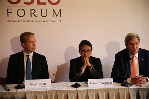Vi bruker cookies og dine data til å forbedre og tilpasse tjenestene, tilbudene. Oslo Forum - pressekonferanse | Pressekonferanse 13. juni me… | Flickr