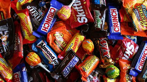 Map Reveals Most Popular Halloween Candy In Each State For 2022 Here