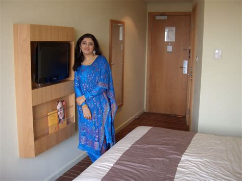 All Desi Asian Cutest Aunties Sweet Si Nisha Bhabhi In Hotel Room