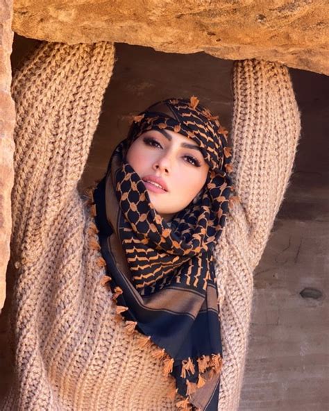 Jun 28, 2021 · sudah 5 tahun lamanya preity zinta dan gene goodenough menikah. 8 Potret Cantik Sana Khan, Artis Bollywood yang Putuskan ...