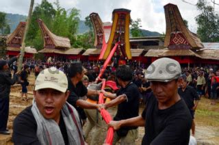 Upacara Adat Rambu Solo Di Tana Toraja Datatempo