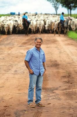 O casal atou os laços no dia 7 de outubro de a data não foi celebrada publicamente no ano passado. Engordando na contramão - Dinheiro Rural