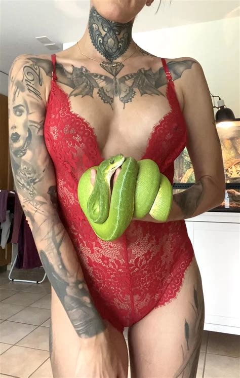 My Green Tree Python Nudes GLAMOURHOUND COM