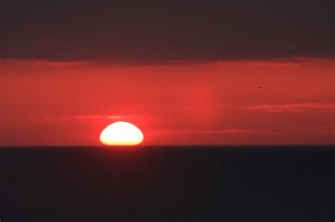 Filerefracted Sun Rising Over Virginia Beach