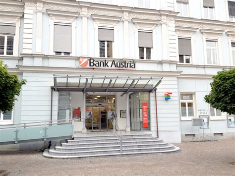 The bank maintains an extensive network in austria, with about 7,700 employees serving customers in some 300 branches. Bank Austria Links Up With Iranian Lender | Financial Tribune