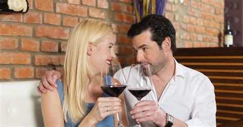 First Date Tips Men These Are The Worst Things You Can Do On A First