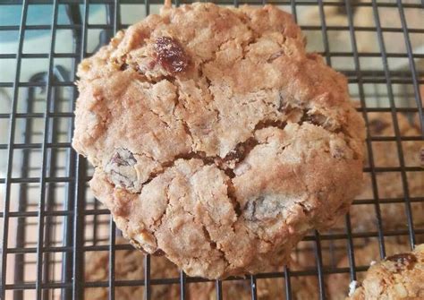 Many great recipes with clear directions, tips, and wonderful photos for the great some of the recipes are the same old christmas cookie recipes. Oatmeal Cookies from Good Housekeeping's Book of Menus ...