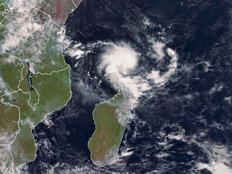 Indian Ocean Storm May Form Cyclone Kenneth Hit Mozambique Bloomberg