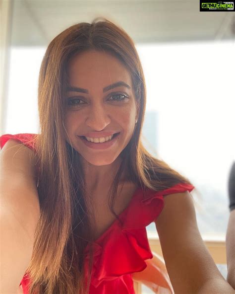 Actress Kriti Kharbanda Instagram Photos And Posts January 2020 Gethu Cinema