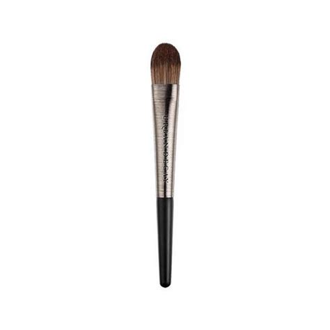 5 Best Foundation Brushes And How To Use Them