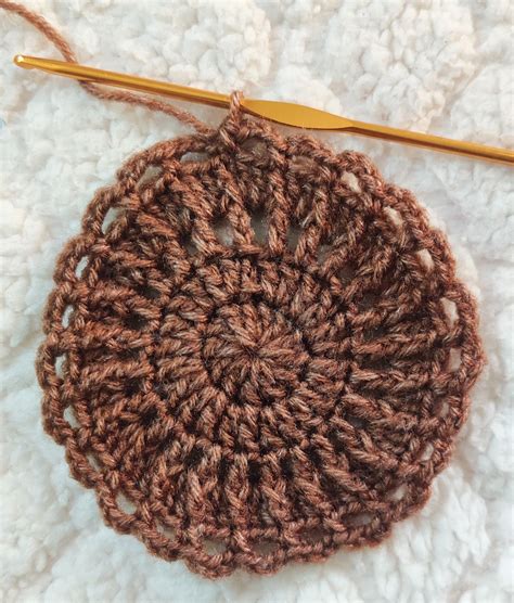 Raji's Craft Hobby: Easy To Make Crochet Sunflower Mini Doily