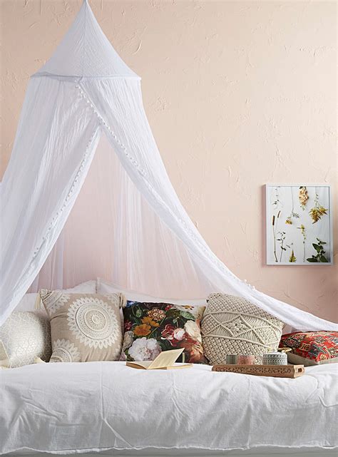 It is a lovely combination of contemporary and traditional style. Canopy Bed Tops Accessories & Commercial Aluminum Caps A.R ...