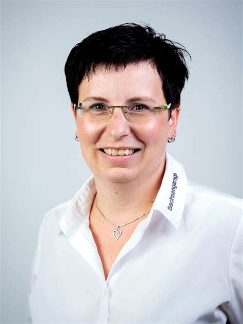Somit sind wir ein starker & zuverlässiger partner für. Team - Karosserie-und Lackzentrum Sachsengarage