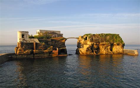 La Gaiola Il Paradiso Sommerso Nel Golfo Di Napoli