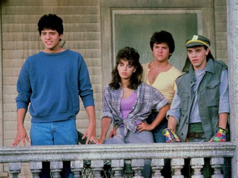 Marisa tomei, timothy carhart, raymond j. Playing for Keeps (1986) - Harvey Weinstein, Bob Weinstein ...