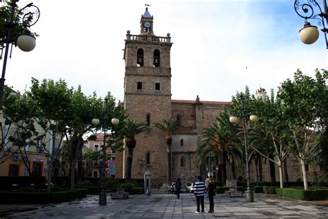 Simple Science: How to Make a Volcano with Kids