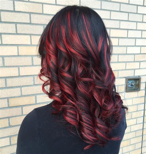 Awesome 25 Sizzling Black And Red Hair Looks That Will Turn Heads Red Hair With Highlights