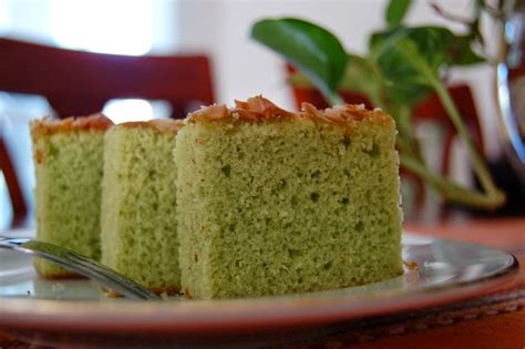 Sajian kue bolu pandan santan adalah sajian yang enak dan special. Resep Bolu Pandan