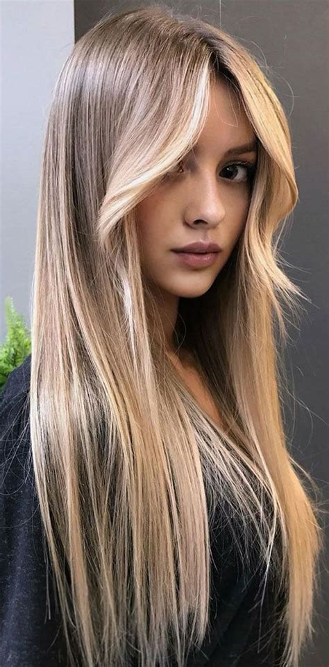 Sandy Blonde Looks Give Your Hair A Trendy Makeover With Blonde Like This The Hair Blends From