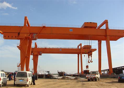 Double Girder Rail Mounted Cranes Electric Gantry Type With Trolley 3