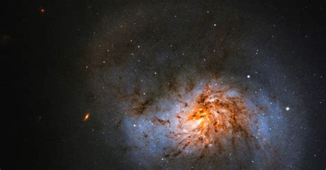 Galaxia espiral barrada ngc 1300. La galaxia espiral barrada NGC 1022