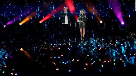 American Idol Crowns Winner With A Twist Cnn American Idol