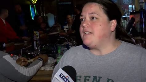 Nurse Slammed For Giving Tv Interview In Crowded Bar Without Face Mask