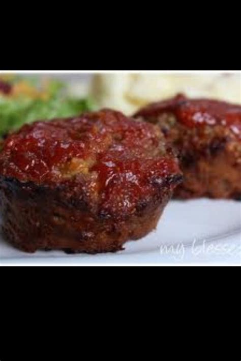 This easy spicy ground turkey meatloaf recipe needs just a few common ingredients. MINI MEATLOAF'S Just make your meatloaf however you like ...