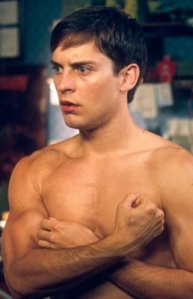 Tobey Maguire Weight Height And Age We Know It All