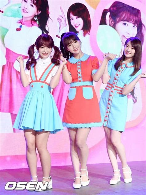 【photo】“日本のセクシー女優3人組”honey Popcorn、韓国でデビューショーケースを開催 Kstyle