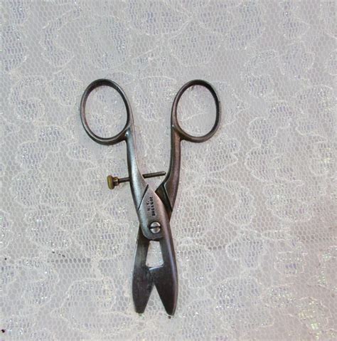 Vintage Collectible Buttonhole Scissors Antique By Beanzvintiques