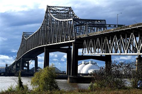 Could Tolls Help Finance A New Mississippi River Bridge Heres How